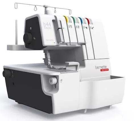 BERNETTE B44 Overlok Makinesi B44